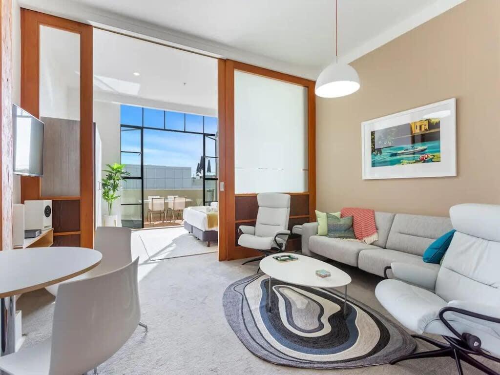 Lovely Bright Apartment With Balcony Pool And Gym Auckland Luaran gambar