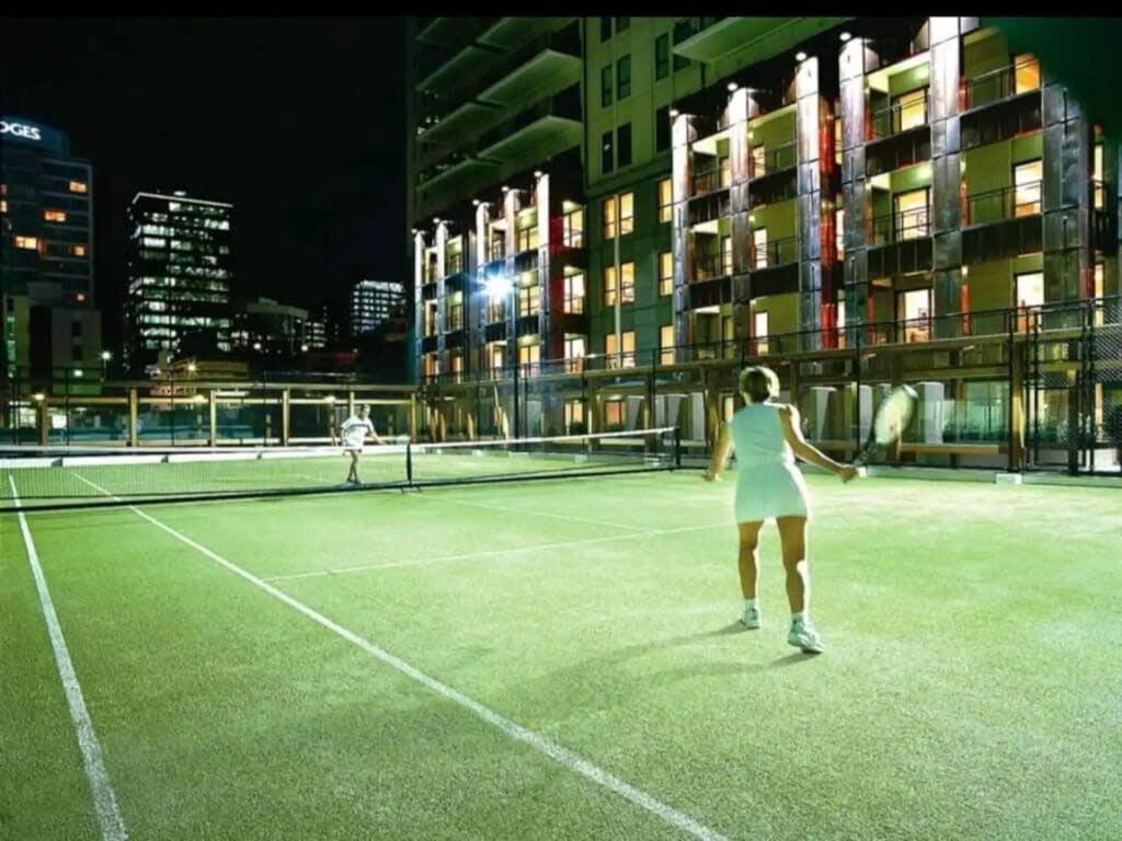 Lovely Bright Apartment With Balcony Pool And Gym Auckland Luaran gambar