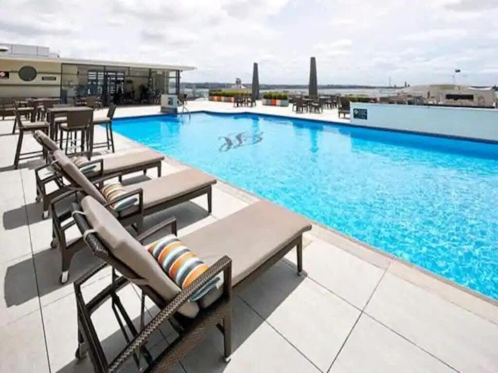 Lovely Bright Apartment With Balcony Pool And Gym Auckland Luaran gambar